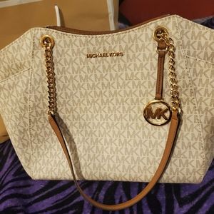Michael Kors Jet Set Travel Tote